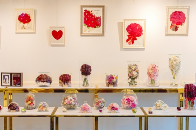 各アイテムの特徴をHPでチェック