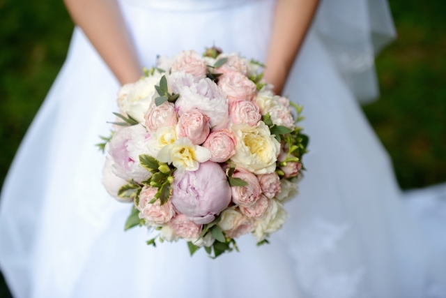 ラウンドブーケとは？特徴やおすすめの活用法