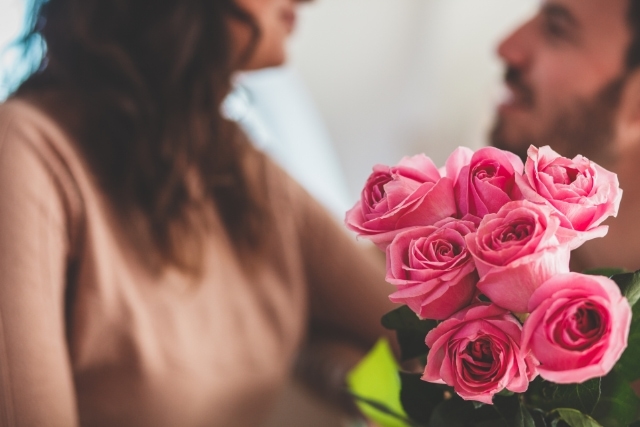 プロポーズのバラを押し花で残そう！美しく保存する方法とは