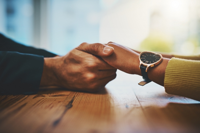プロポーズまでの交際期間はどのくらい？準備や婚約期間の目安も紹介