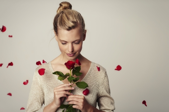 薔薇の花言葉を本数別に徹底紹介！プレゼントする際の注意点も