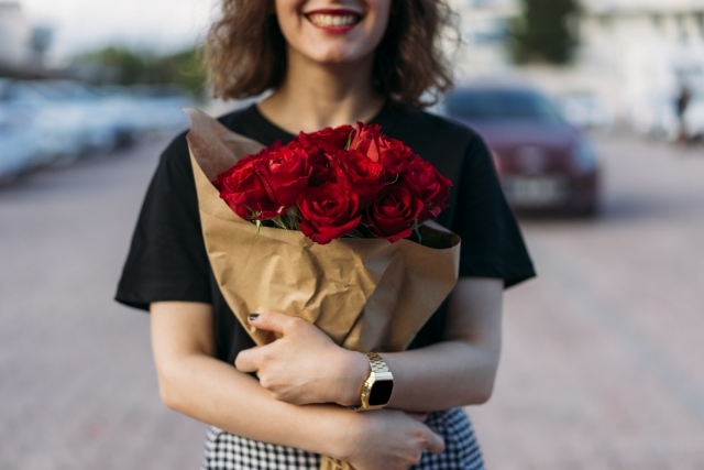 薔薇の花束はシンフラワーでフラワーアートにしよう