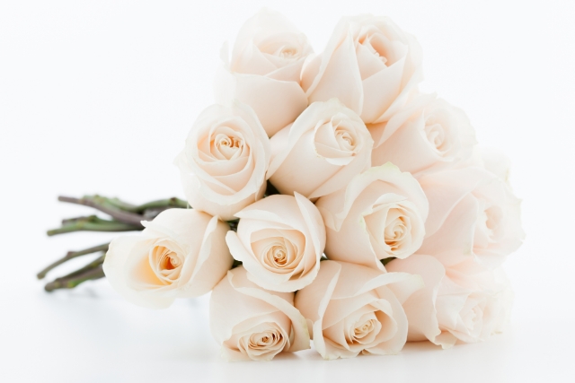 ダズンローズをアレンジするのもおすすめ