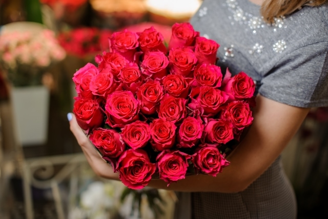 赤い薔薇は本数で花言葉が変わる