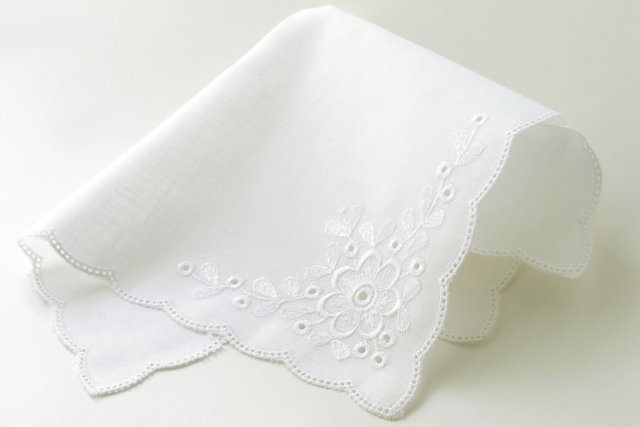 ブライダルハンカチは結婚式後も活用できる