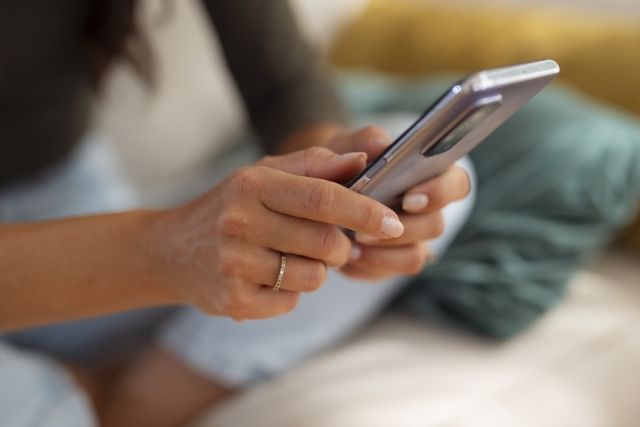 結婚式のweb招待状の使い方は?