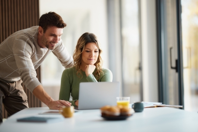 結婚式のプロフィールムービーを作る流れは？