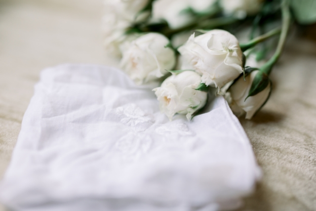 ゲストが結婚式で使うハンカチの選び方は？