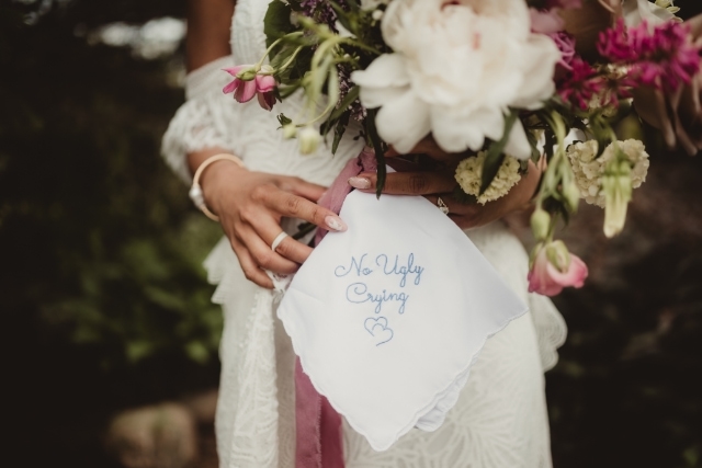 結婚式でハンカチは必要？