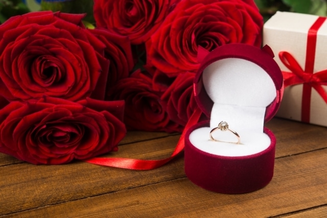 箱パカ演出と一緒に贈るおすすめのプロポーズギフト