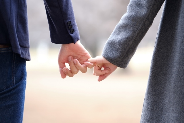 婚約のメリットは?